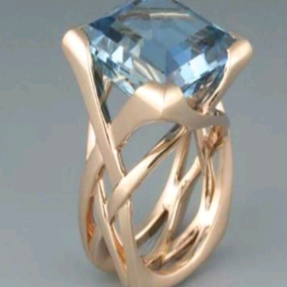 Elegant Blue Stone Rose Gold Ring